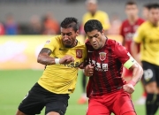 三亿体育体育娱乐-重庆难缠恒大奇袭卫冕，形势对决悬念