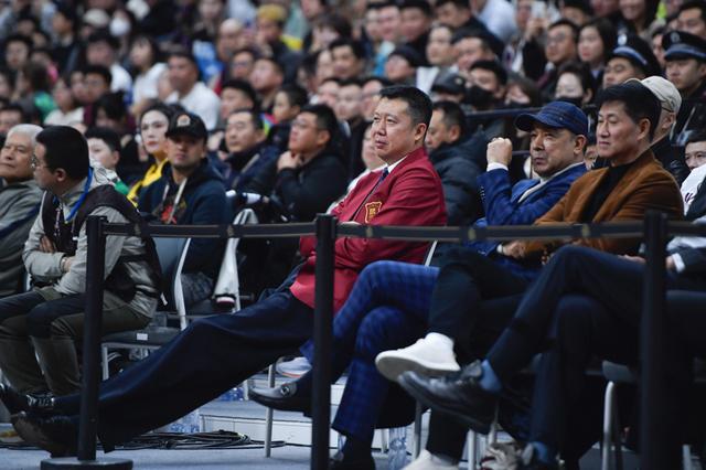 顶尖球员齐聚一堂,震撼比赛现场的简单介绍 顶尖球员齐聚一堂,震撼比赛现场的简单介绍