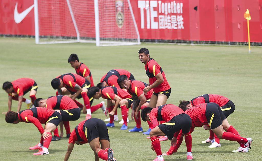 马尼亚主场战平,球队在比赛中力克对手未能取胜的简单介绍 马尼亚主场战平,球队在比赛中力克对手未能取胜的简单介绍