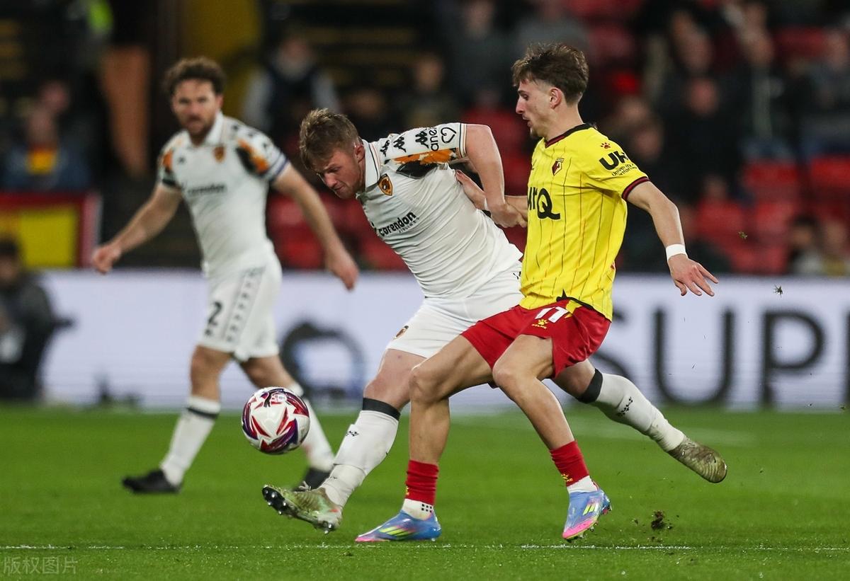 包含南安普顿客场逼平沃特福德，保持良好状态的词条