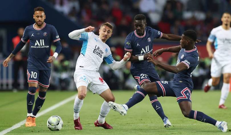 里尔在主场战平对手,法甲争夺榜首激烈 里尔在主场战平对手,法甲争夺榜首激烈