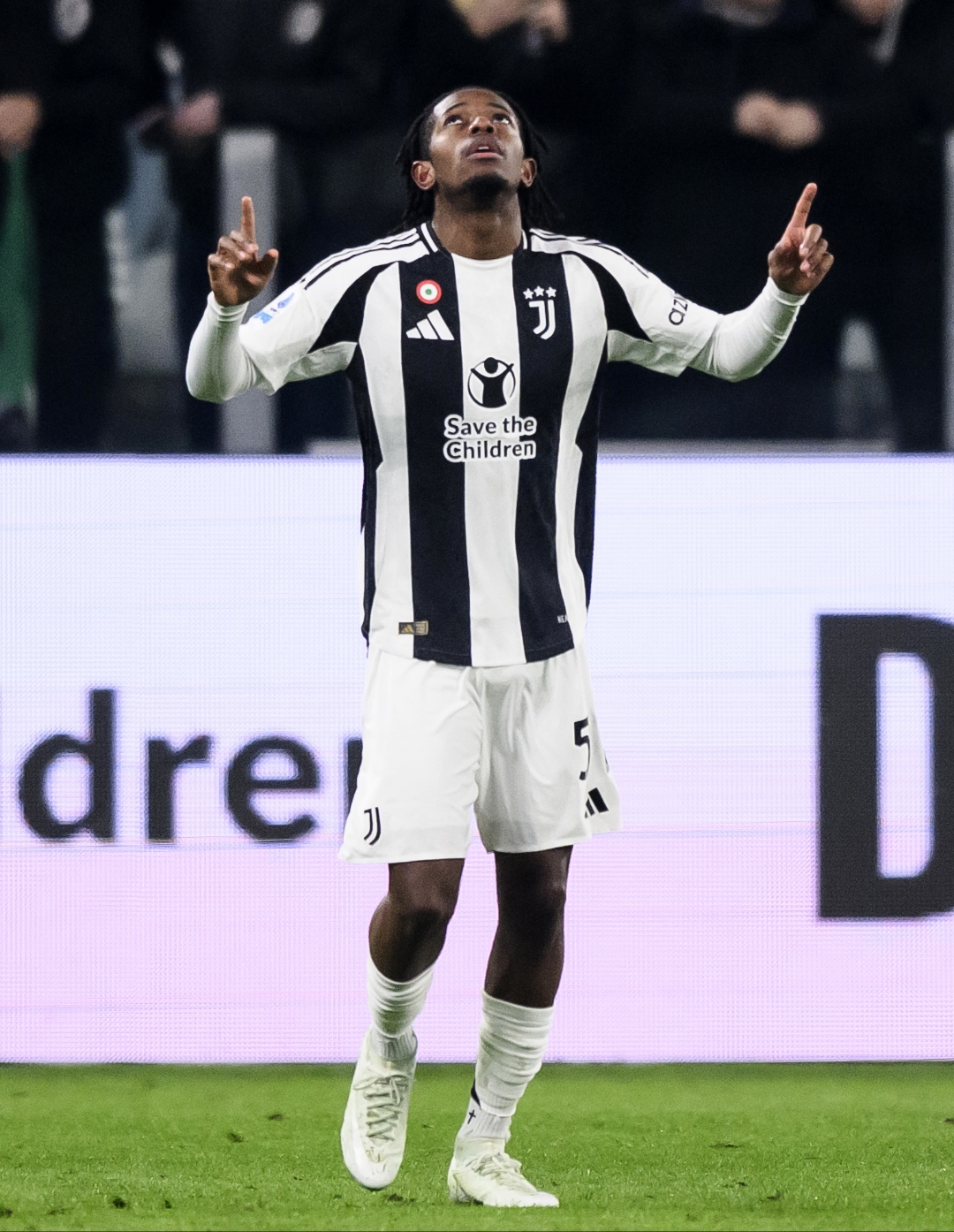 尤文图斯主场反败为胜,再战半决赛的机会仍存 尤文图斯主场反败为胜,再战半决赛的机会仍存