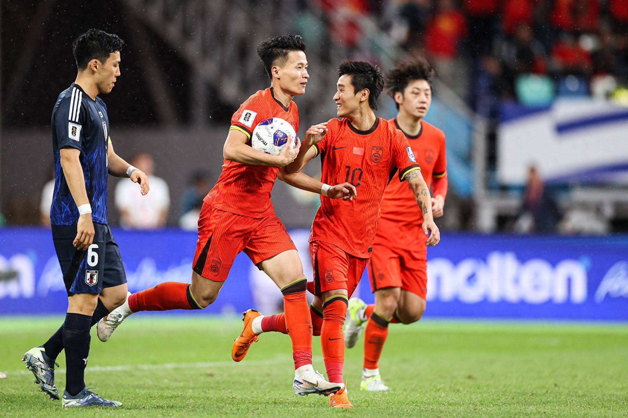 中国队比赛出现惊人一幕! 中国队比赛出现惊人一幕!