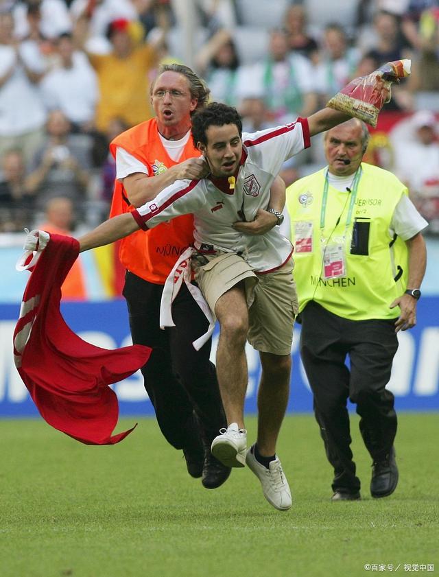 包含现场观众尖叫声不断,球场内外绝对精彩绝伦!的词条 包含现场观众尖叫声不断,球场内外绝对精彩绝伦!的词条