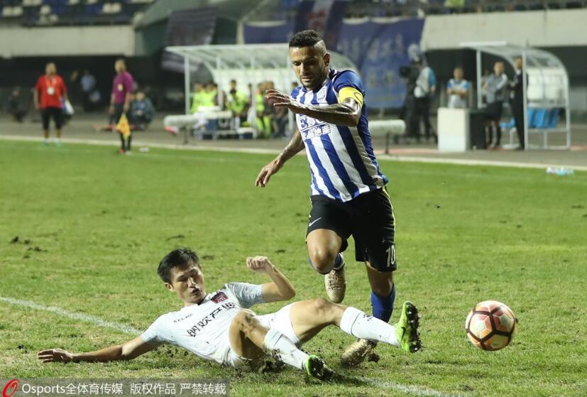 在甲联赛主场一方取得胜利,锁定联赛前四位置 在甲联赛主场一方取得胜利,锁定联赛前四位置