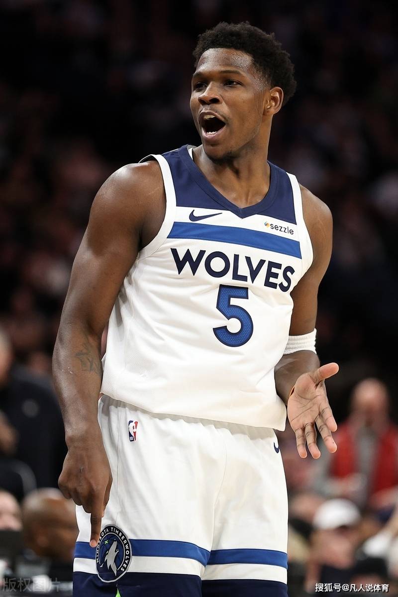 比赛中的风云变幻,球员们顽强抗争 比赛中的风云变幻,球员们顽强抗争