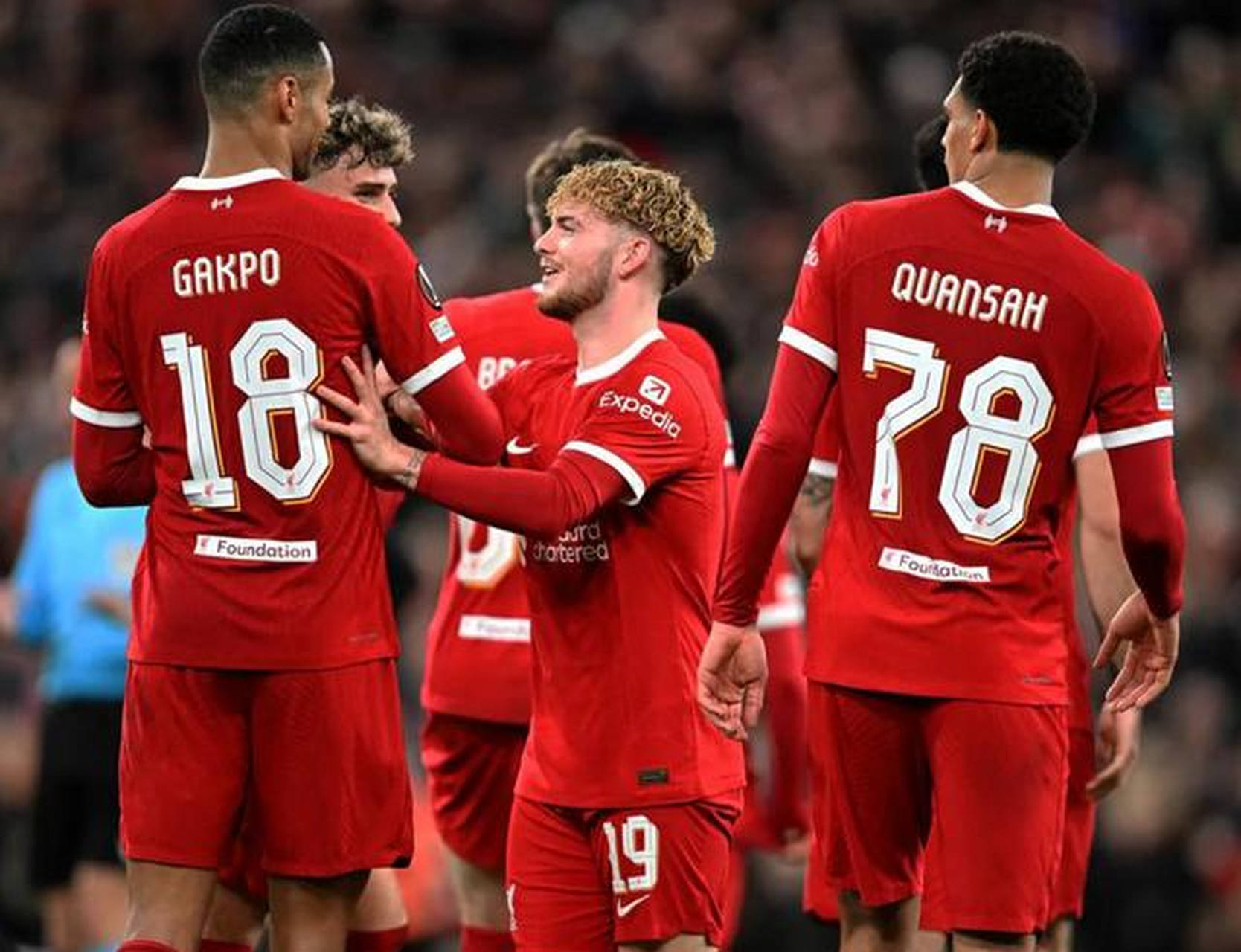 关于双方势均力敌,利物浦绝杀埃弗顿夺胜的信息 关于双方势均力敌,利物浦绝杀埃弗顿夺胜的信息