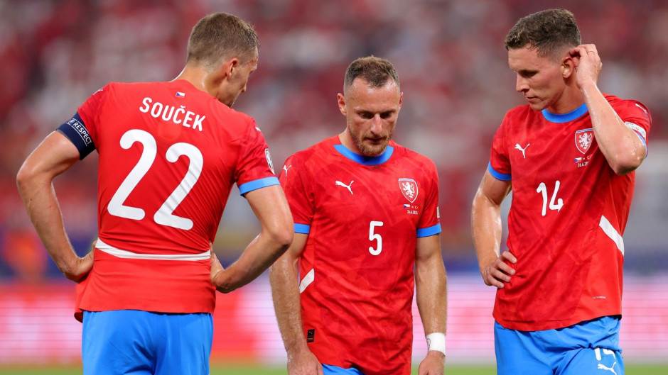 捷克队以稳固防守赢得球迷认可 捷克队以稳固防守赢得球迷认可