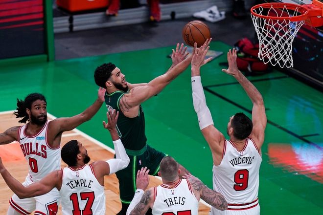 斯科特37+9莫扎里玫瑰33+10!雄鹿险胜绿衫军的简单介绍 斯科特37+9莫扎里玫瑰33+10!雄鹿险胜绿衫军的简单介绍